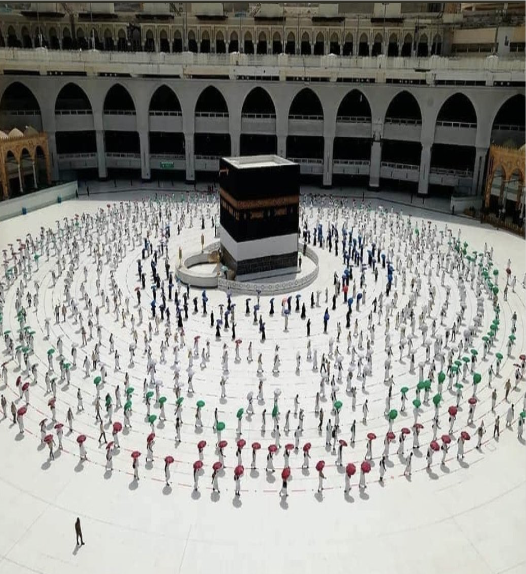 Hajj pilgrims at Kabba A pilgrimage is taken once in a lifetime Source: Twitter@ElifAhmetTurkey